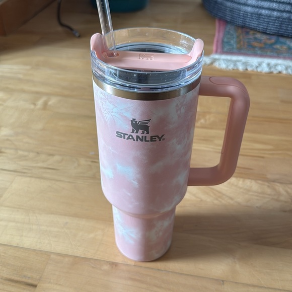 Stanley Pink Tie Dye Tumbler with Handle 40 oz - Picture 2 of 3